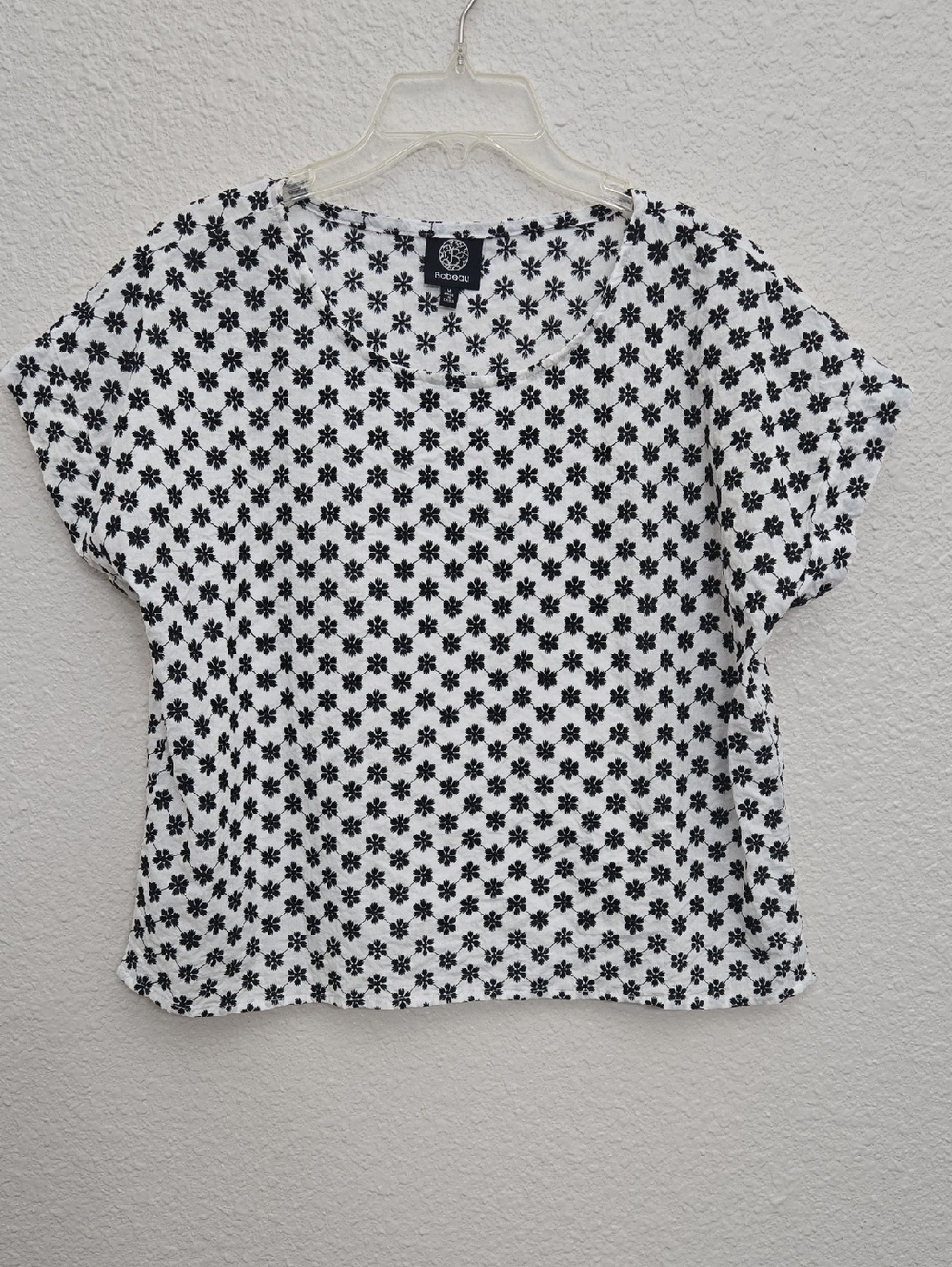 Bobeau White with Black Flowers Cap Sleeve Top Size M